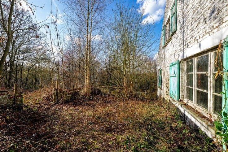 Atypical Property to Renovate in Chaumont-Gistou