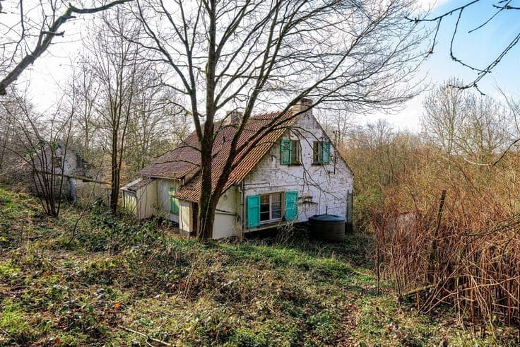 Atypical Property to Renovate in Chaumont-Gistou