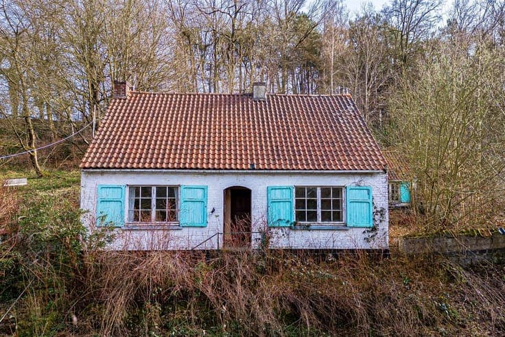 Atypical Property to Renovate in Chaumont-Gistou