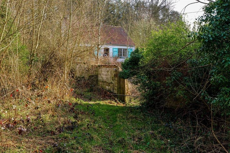 Atypical Property to Renovate in Chaumont-Gistou