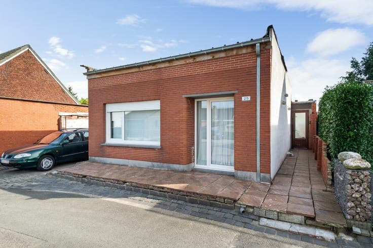 Leuk gelegen laagbouwwoning met 2 slpk. en tuin