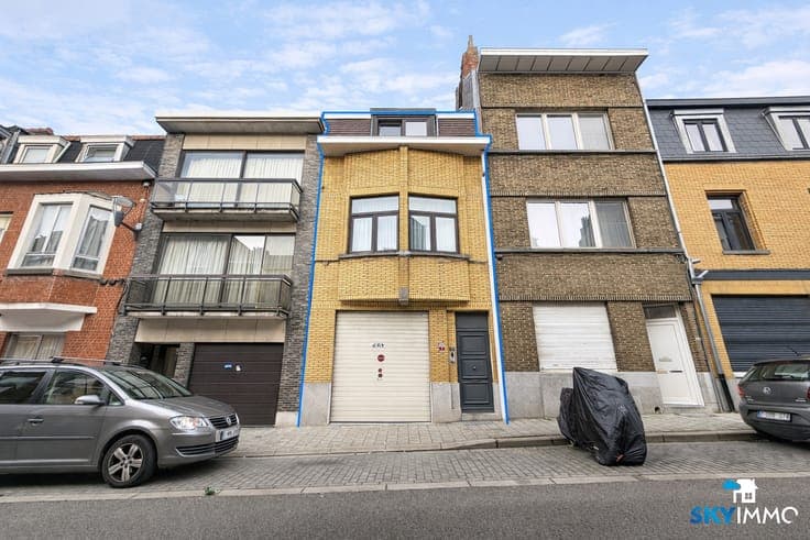 3-BEDROOM HOUSE – SPACIOUS – GARAGE + BALCONY