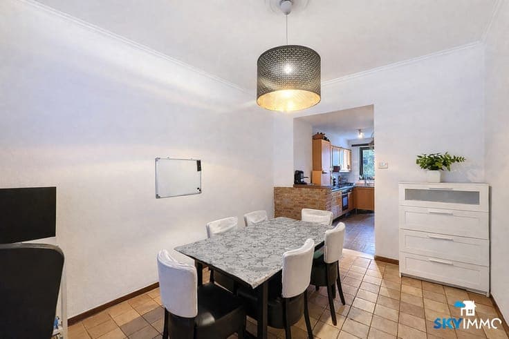 3-BEDROOM HOUSE – SPACIOUS – GARAGE + BALCONY