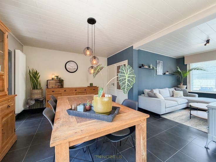 Te koop, Instapklare gezinswoning met trendy interieur en...