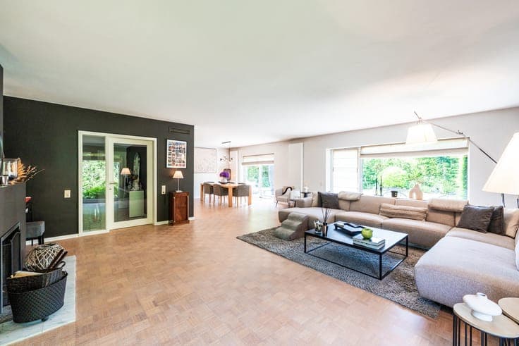 Wemmel – 5-bedroom villa with beautiful garden and terraces