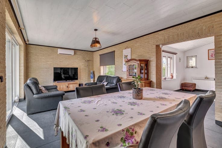 Ready-to-move-in bungalow with garden in quiet Zomergem
