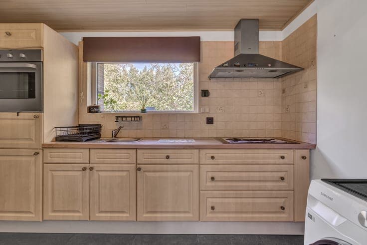 Ready-to-move-in bungalow with garden in quiet Zomergem