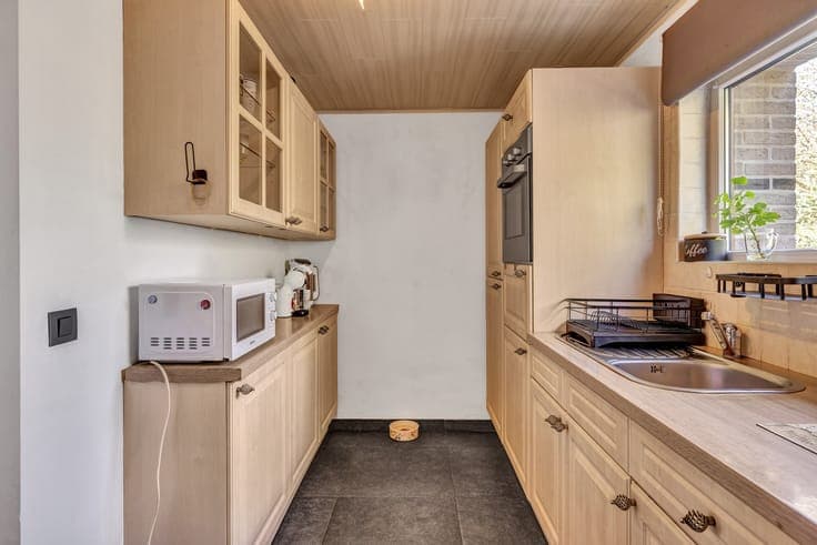 Ready-to-move-in bungalow with garden in quiet Zomergem