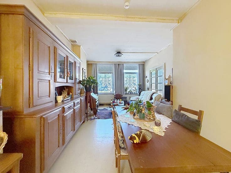3-bedroom house with southeast-facing garden