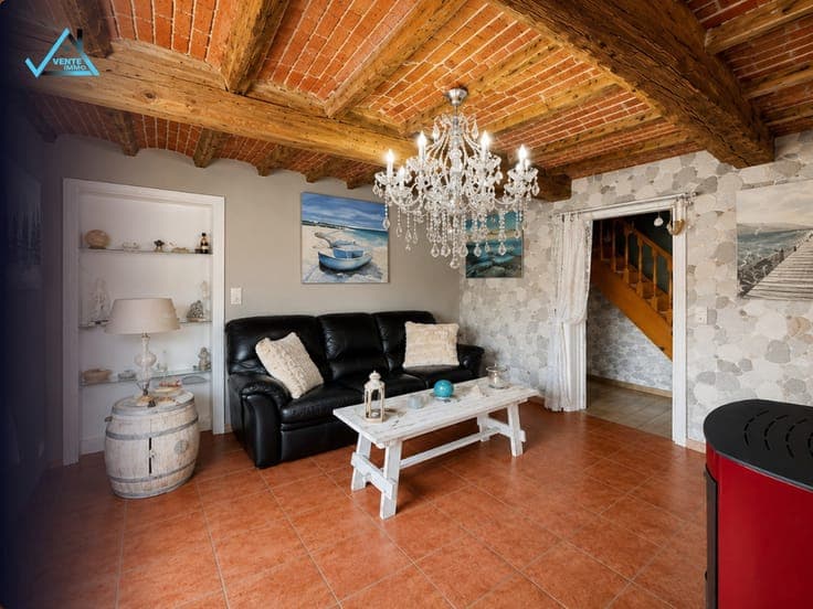 Charming 3-sided house in a quiet location