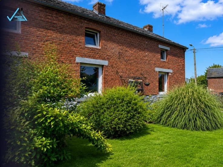 Charming 3-sided house in a quiet location