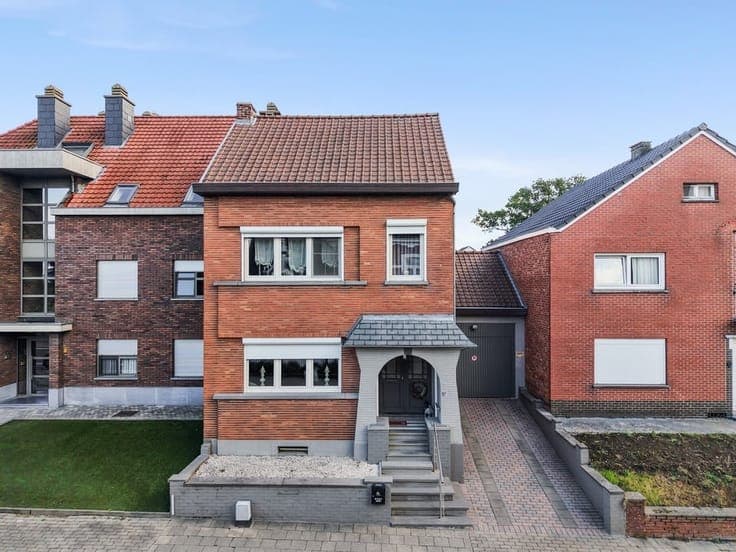 CHARMANTE WONING MET GEZELLIG TUIN EN GARAGE IN GINGELOM