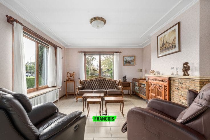 Charming house with potential in a quiet location in Waterv…