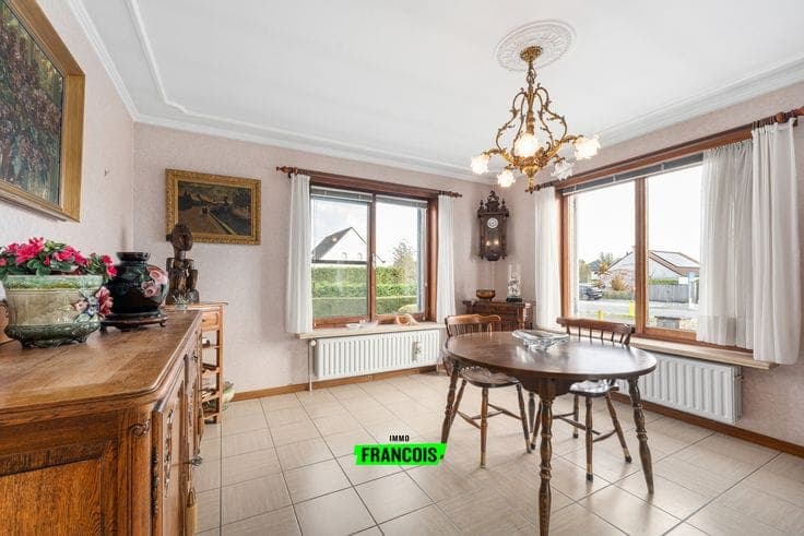 Charming house with potential in a quiet location in Waterv…