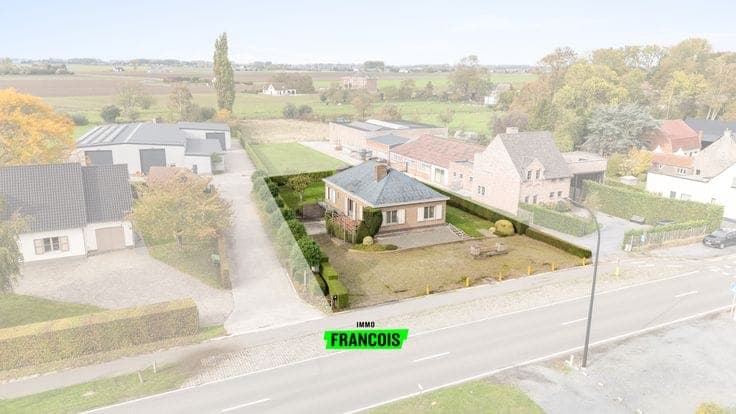 Charming house with potential in a quiet location in Waterv…