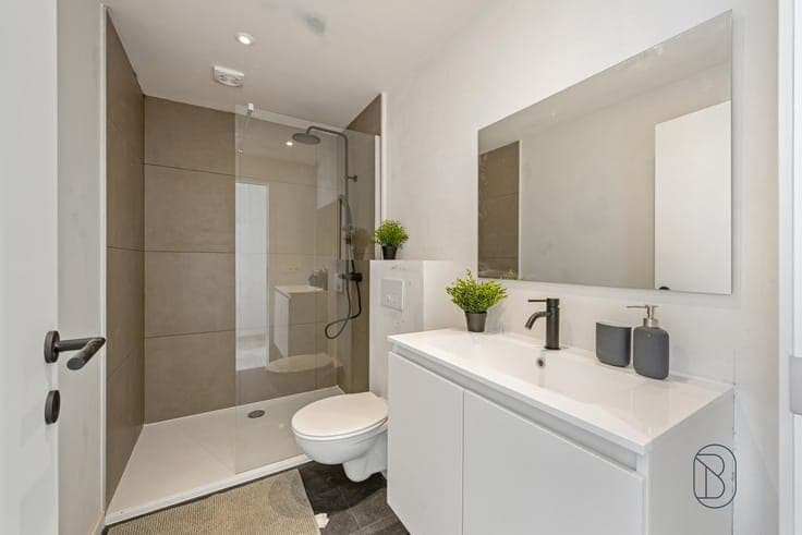 Move-in-ready 3-bedroom home with garden & patio, EPC B