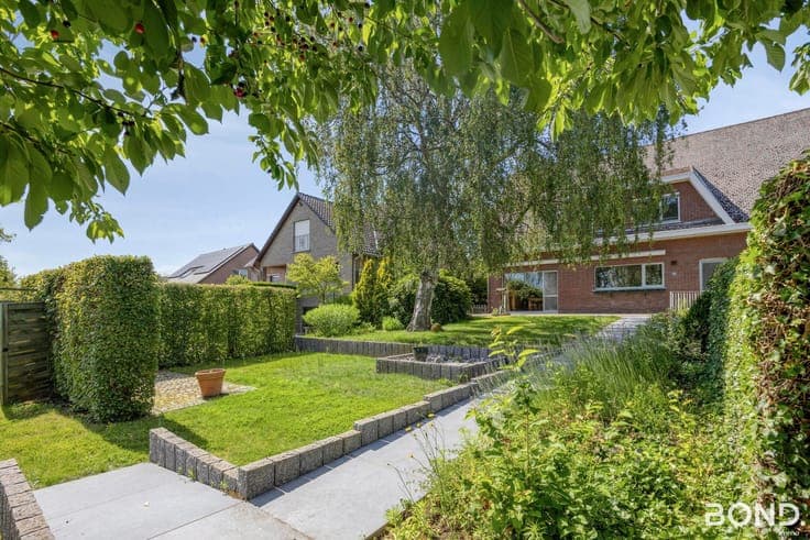 Charmante woning met ruime tuin in Rotselaar!