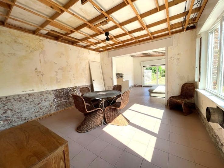 Te renoveren half-open woning op mooie rustige ligging, v...