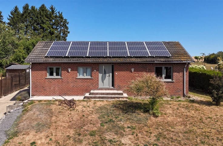 À VENDRE À HAMOIS – Maison 2 chambres avec piscine chauffée