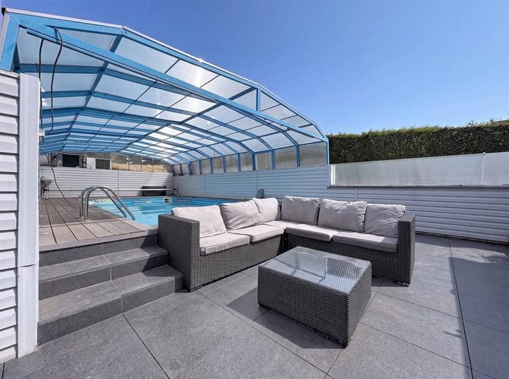 À VENDRE À HAMOIS – Maison 2 chambres avec piscine chauffée