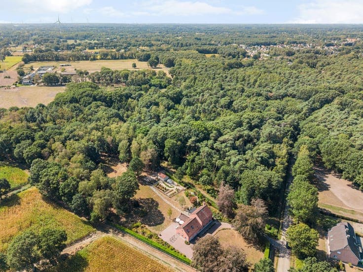 Characterful property on a 8 Ha estate in Balen