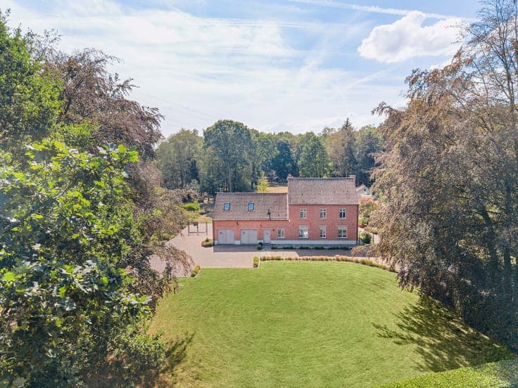 Characterful property on a 8 Ha estate in Balen
