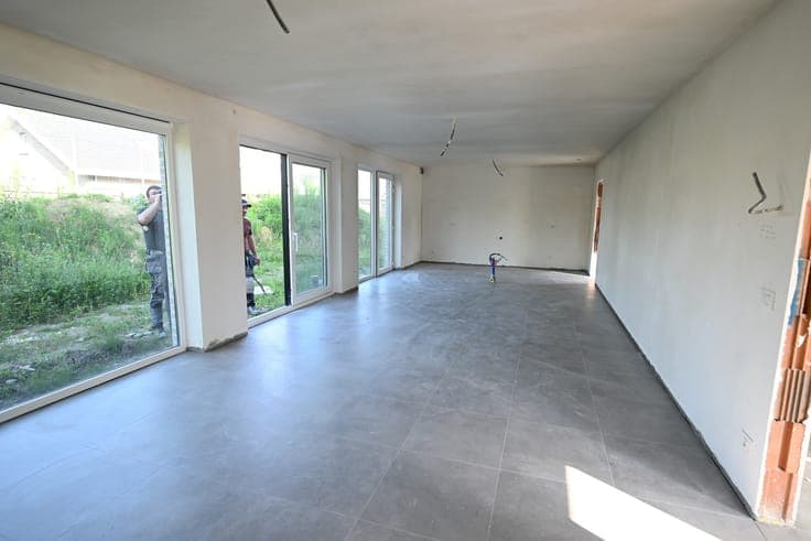 HALFOPEN nieuwbouwwoning in DORPSCENTRUM!