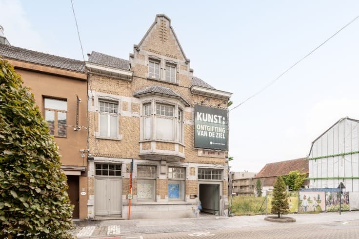 Karaktervol pand met woon- en werkfunctie in centrum Roes...