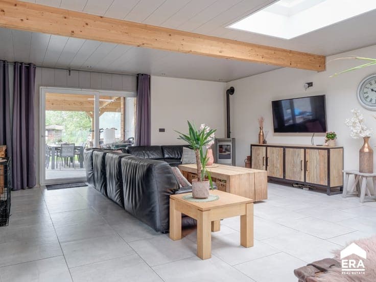 Semi-detached home with large green garden
