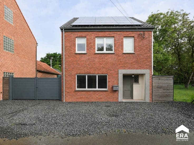 Semi-detached home with large green garden