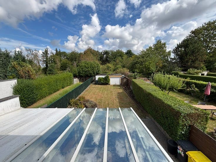 Semi-detached house with lovely garden, 4 BEDR + office