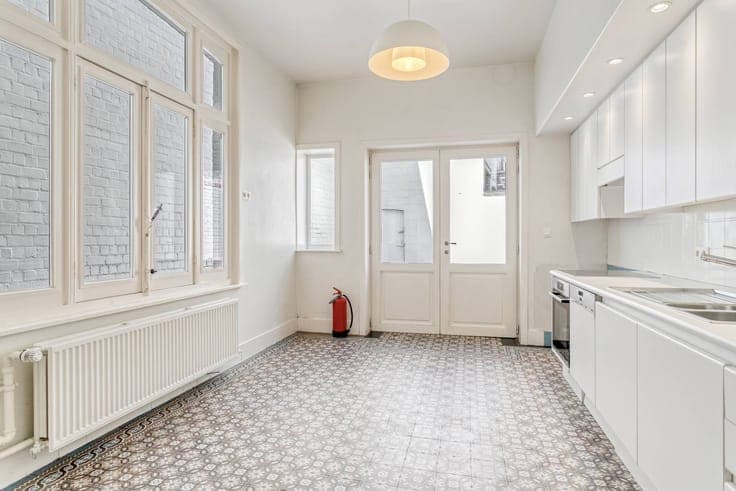 Authentic 4-bedroom townhouse in the heart of Roeselare