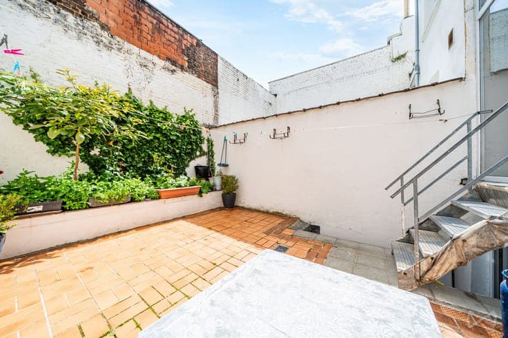 Spacious single-family home with a yard!