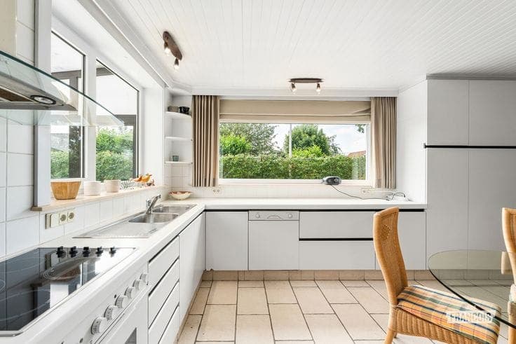 Veelzijdige woning met optie tot kangoeroewonen in Sint-Hen…