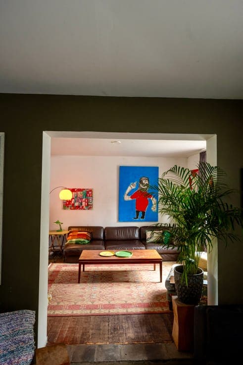 House 4 bed. with garden and liberal profession space