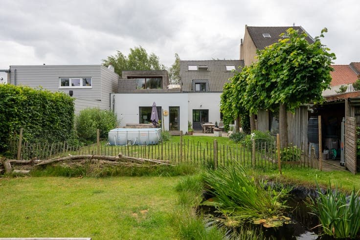 House 4 bed. with garden and liberal profession space