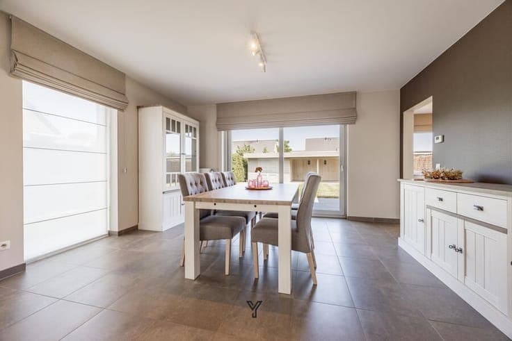 YOUNG ENERGY-EFFICIENT FAMILY HOME WITH SUNNY GARDEN