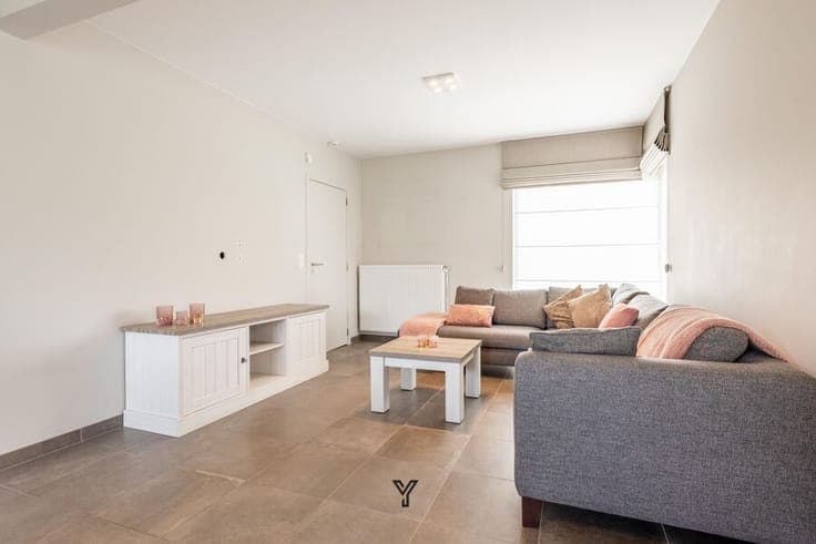YOUNG ENERGY-EFFICIENT FAMILY HOME WITH SUNNY GARDEN