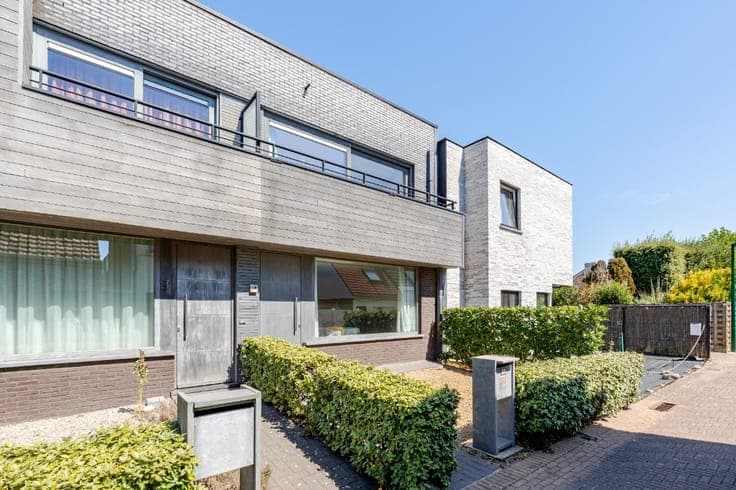 House with spacious garage for sale in De Panne!