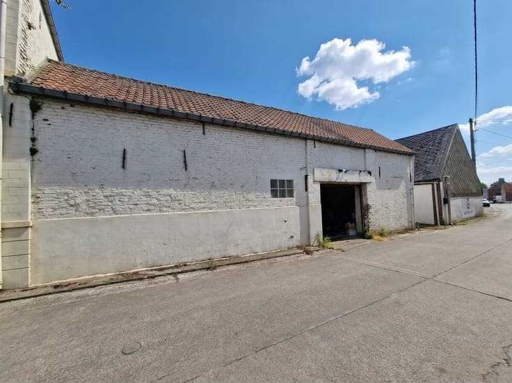 Maison avec son grand garage, 3 chambres- faire offre apd 19