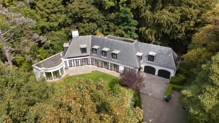 Prince d’Orange – Elegant Villa of ± 620 m² on ± 2,500 m² of