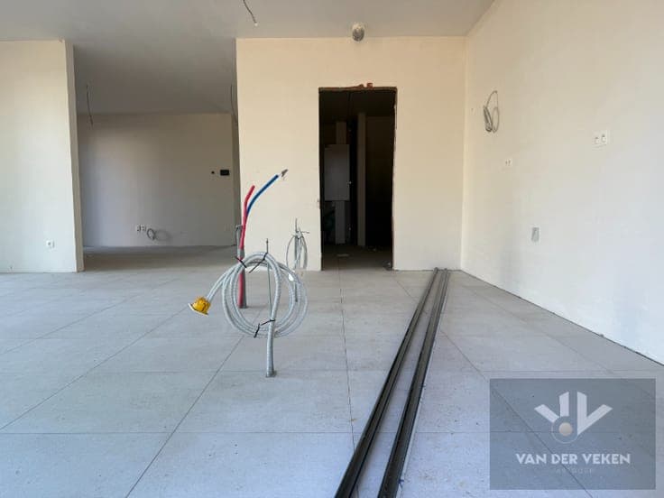 Ruime half open BEN-woning met 4 slaapkamers en inpandige...