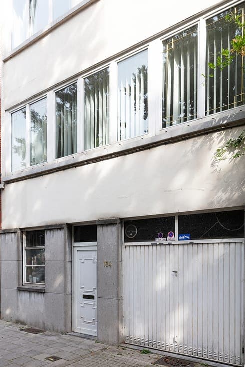 Atypical and characterful raised ground floor of approx. 260