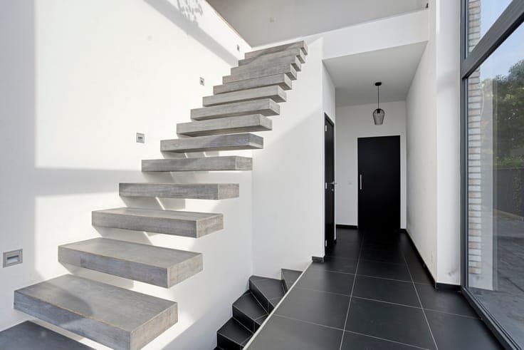 Bright semi-detached home with 250 m² of living space