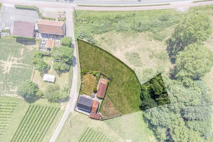 House with meadow for sale in a beautiful location in Heuvel