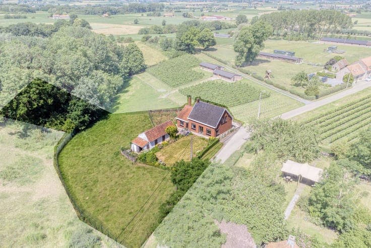 House with meadow for sale in a beautiful location in Heuvel