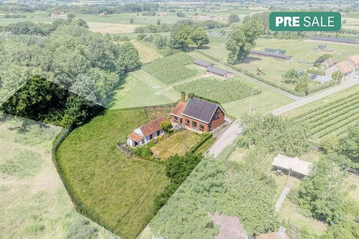 House with meadow for sale in a beautiful location in Heuvel