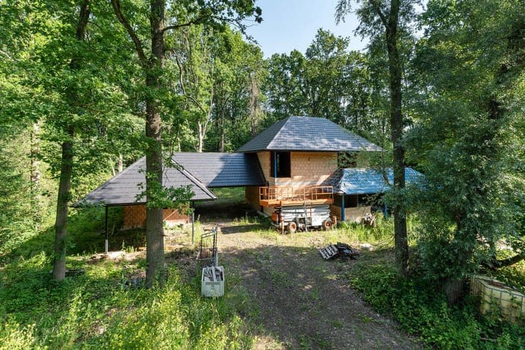 Grote ruwbouw villa op toplocatie in Loveld/Aalter