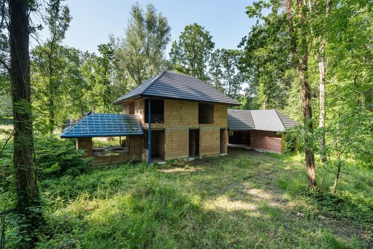 Grote ruwbouw villa op toplocatie in Loveld/Aalter