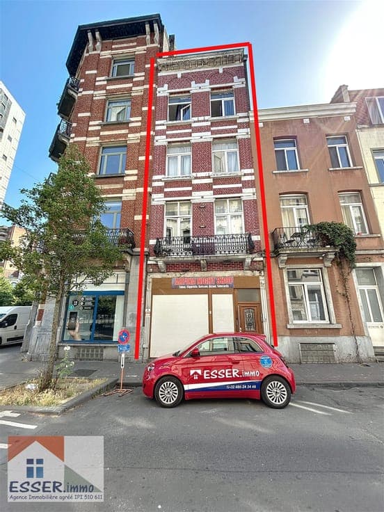 Investment property: Ground floor Retail + 3 apartments